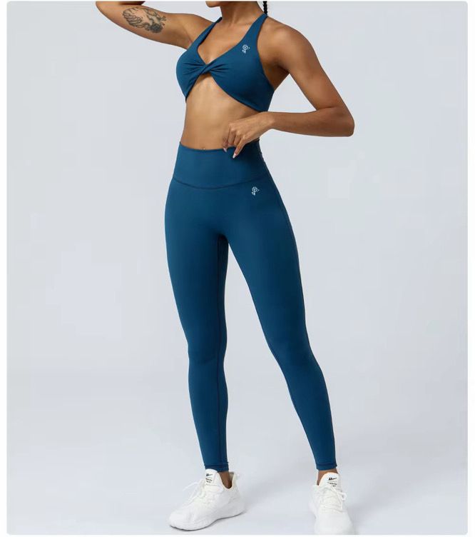 V-Cup Strapless Yoga Set